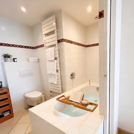 شقة Ocean View 2-bed With Pool And Terrace